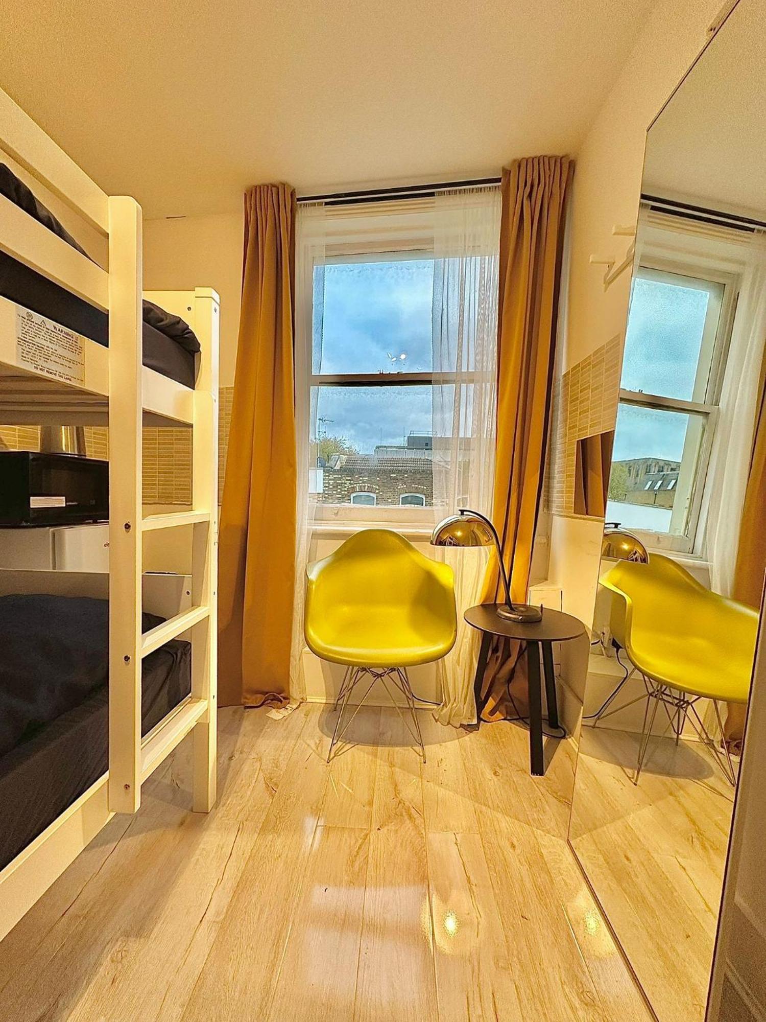 Guest house 81 London