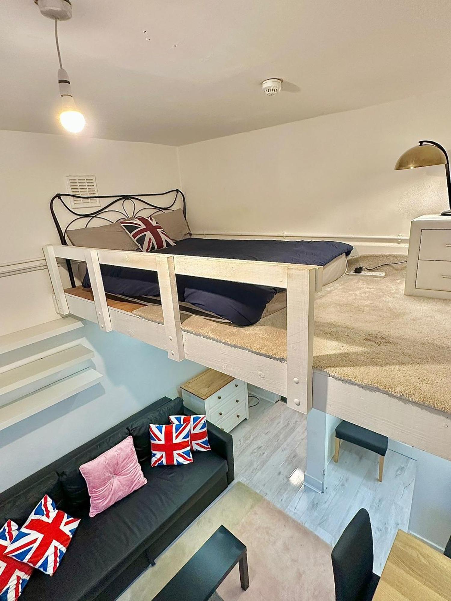 81 London