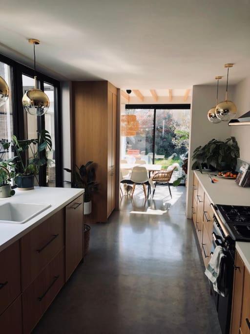 Eclectic Victorian Terrace House Holiday home London