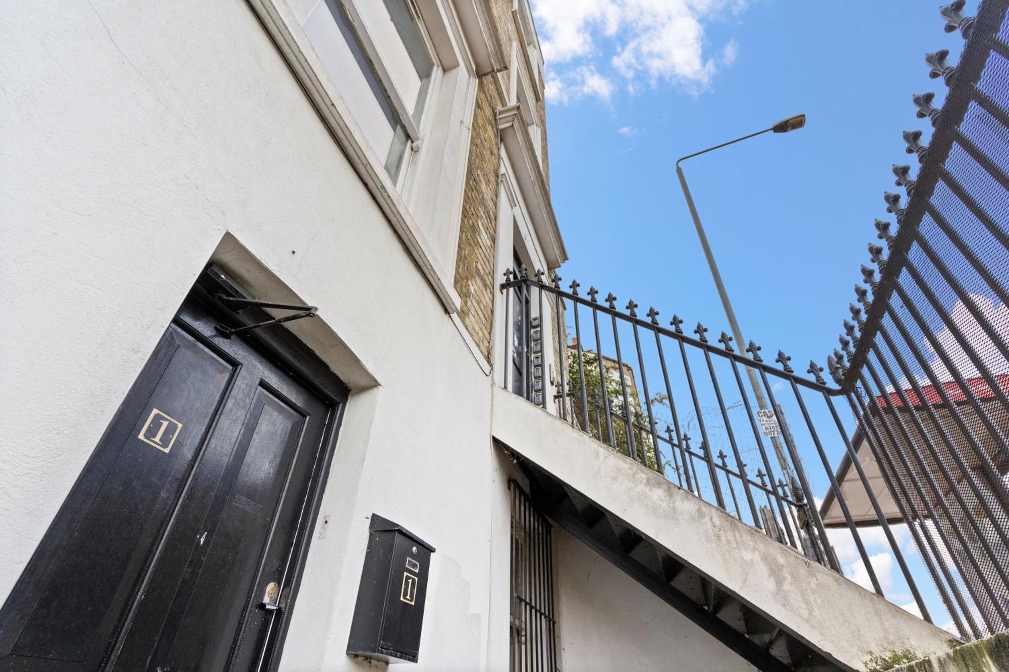 Affordable One Bedroom & In * London