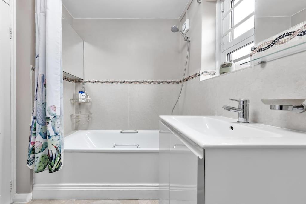 Apartment Modern Spacious 1 Bedroom Flat In Hampstead *