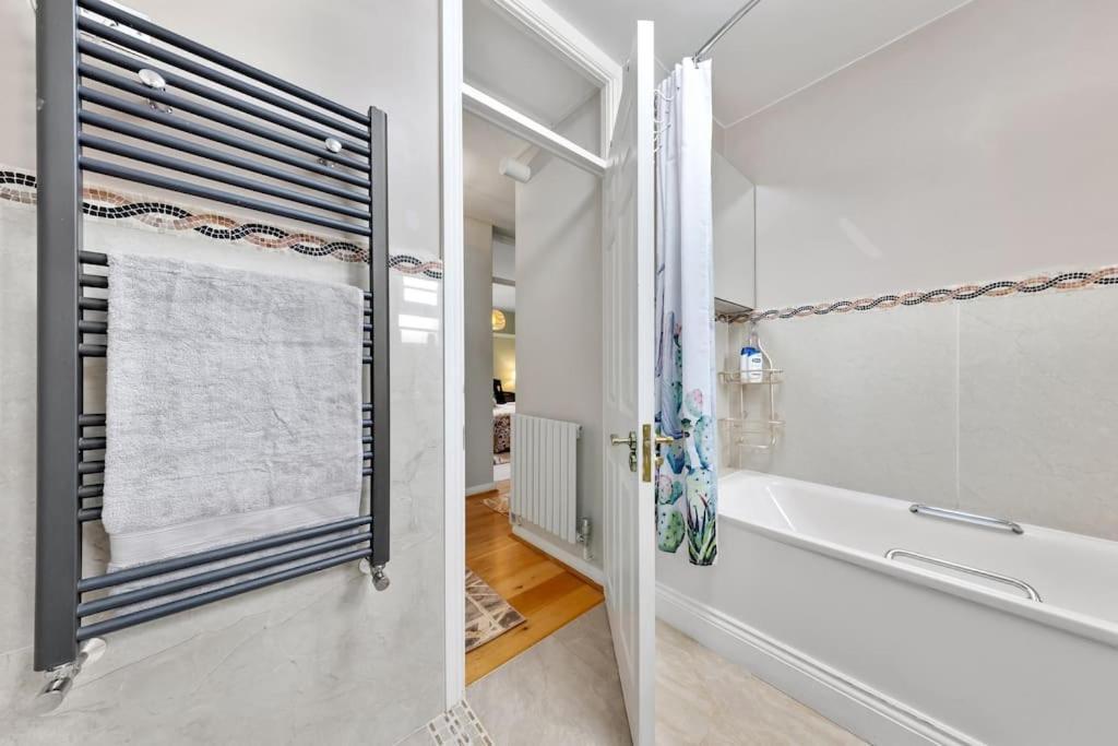 Apartment Modern Spacious 1 Bedroom Flat In Hampstead