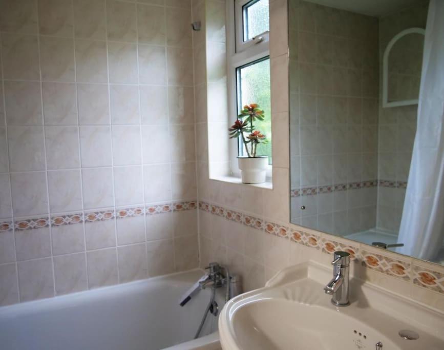 Appartement Charming Garden Hideaway! Londen