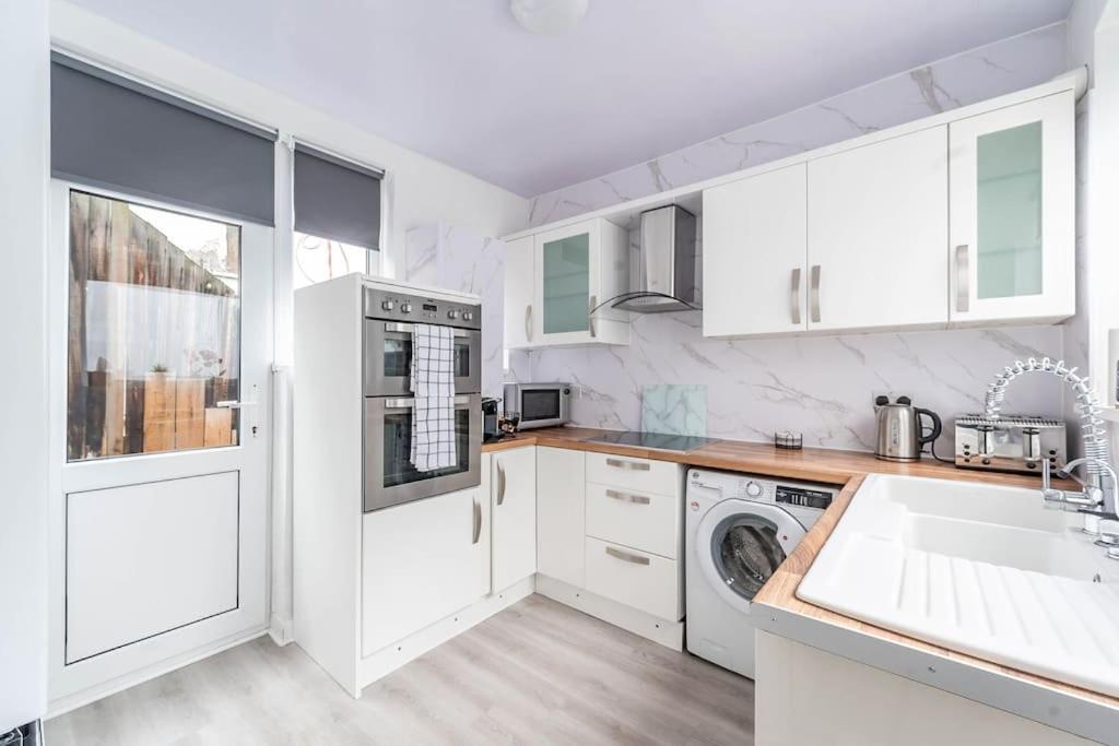 Apartment Charming And Cosy 1- Bedroom Flat Wembley *