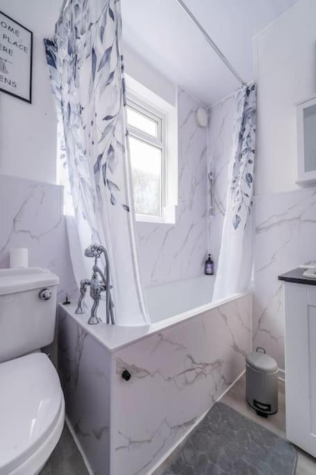 Charming And Cosy 1- Bedroom Flat Wembley *