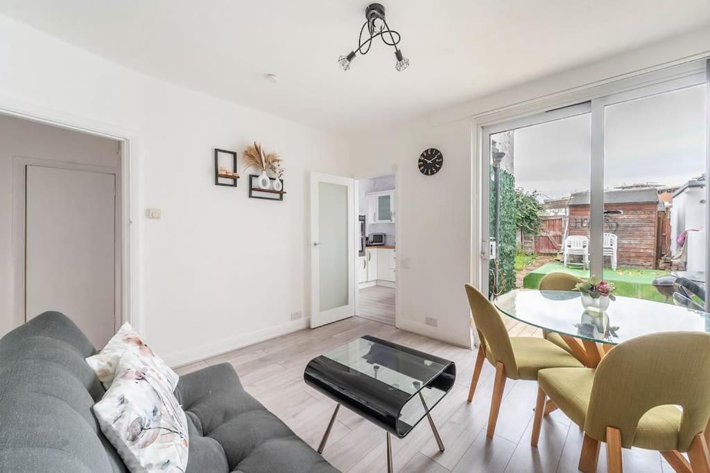 Apartment Charming And Cosy 1- Bedroom Flat Wembley