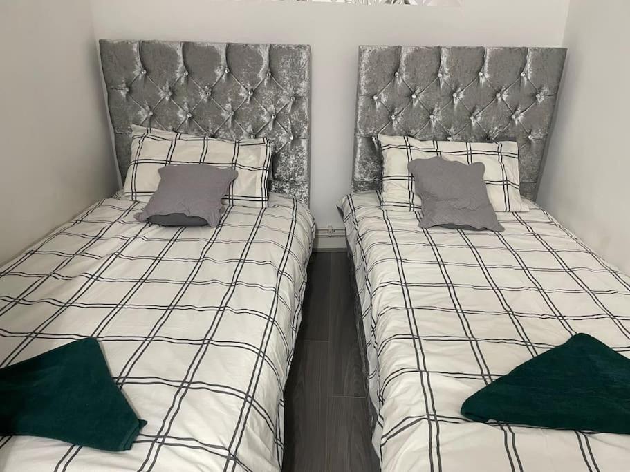 Appartement Lovely Comfortable Near Canarywhaflondoncity Londen