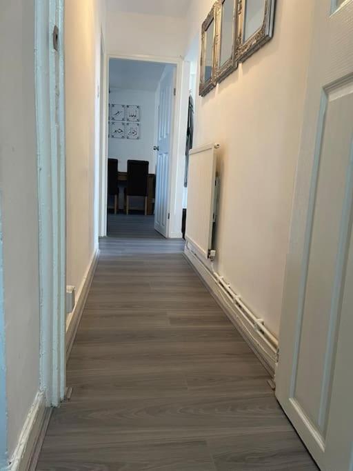 Appartement Lovely Comfortable Near Canarywhaflondoncity Londen