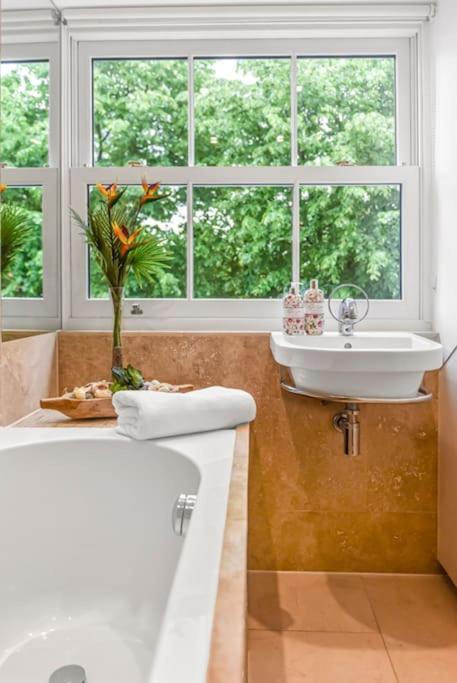 Holiday home The Holland House London