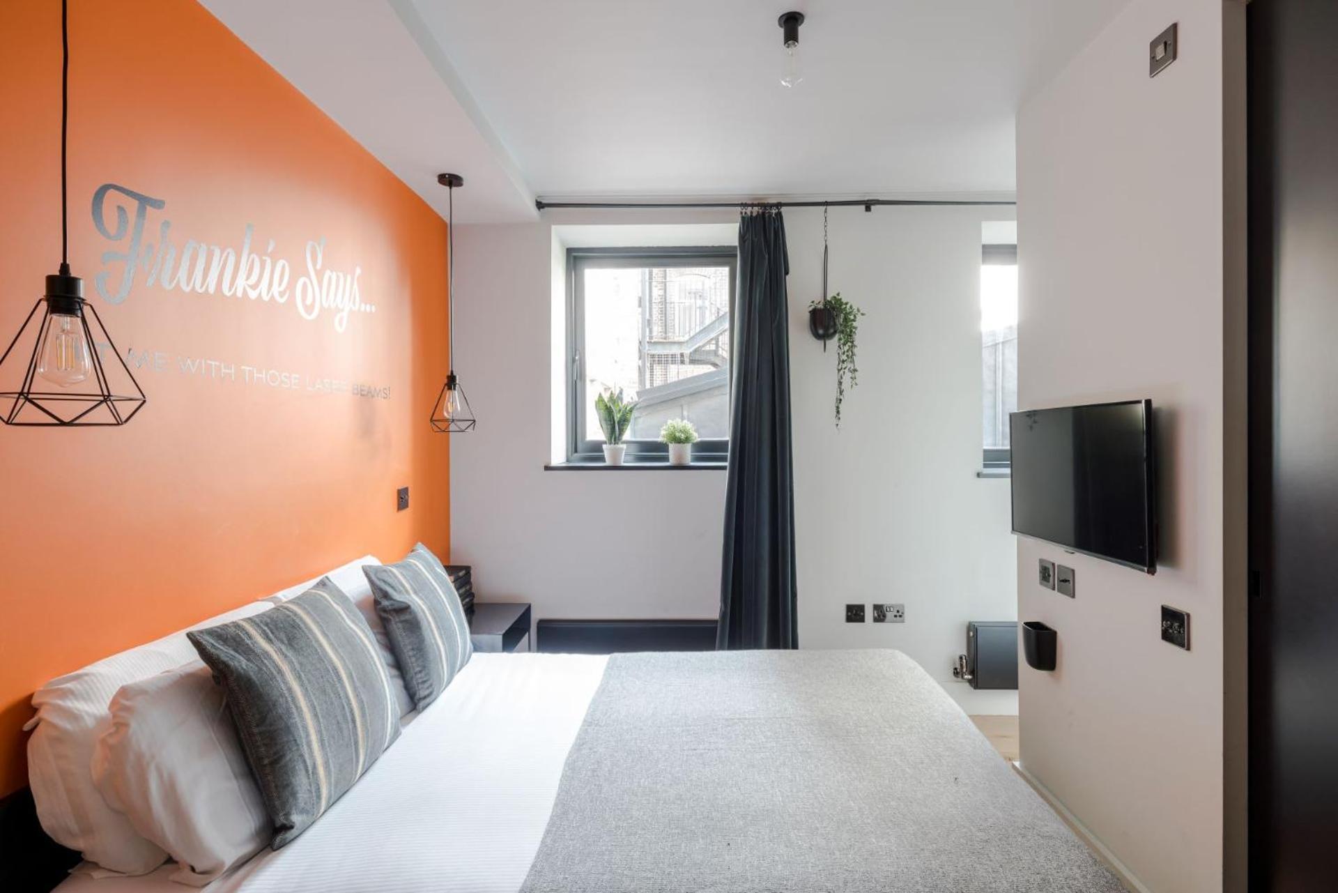 The Good Vibes Parlour - Covent Garden - By Frankie Says Appartement *