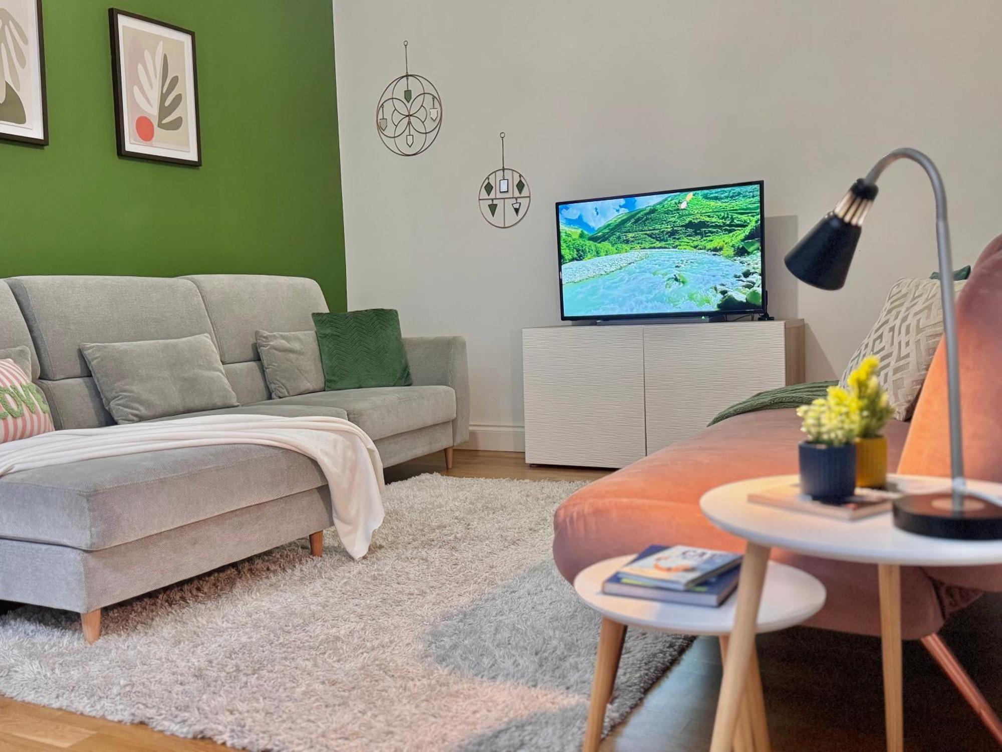 Modern 1-bed 30min To & Parking