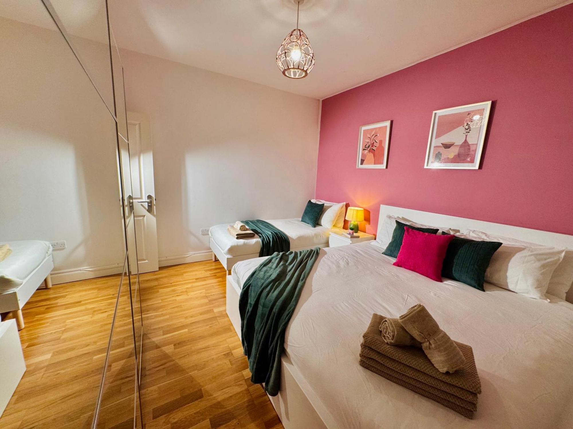 Apartment Modern 1-bed 30min To & Parking London