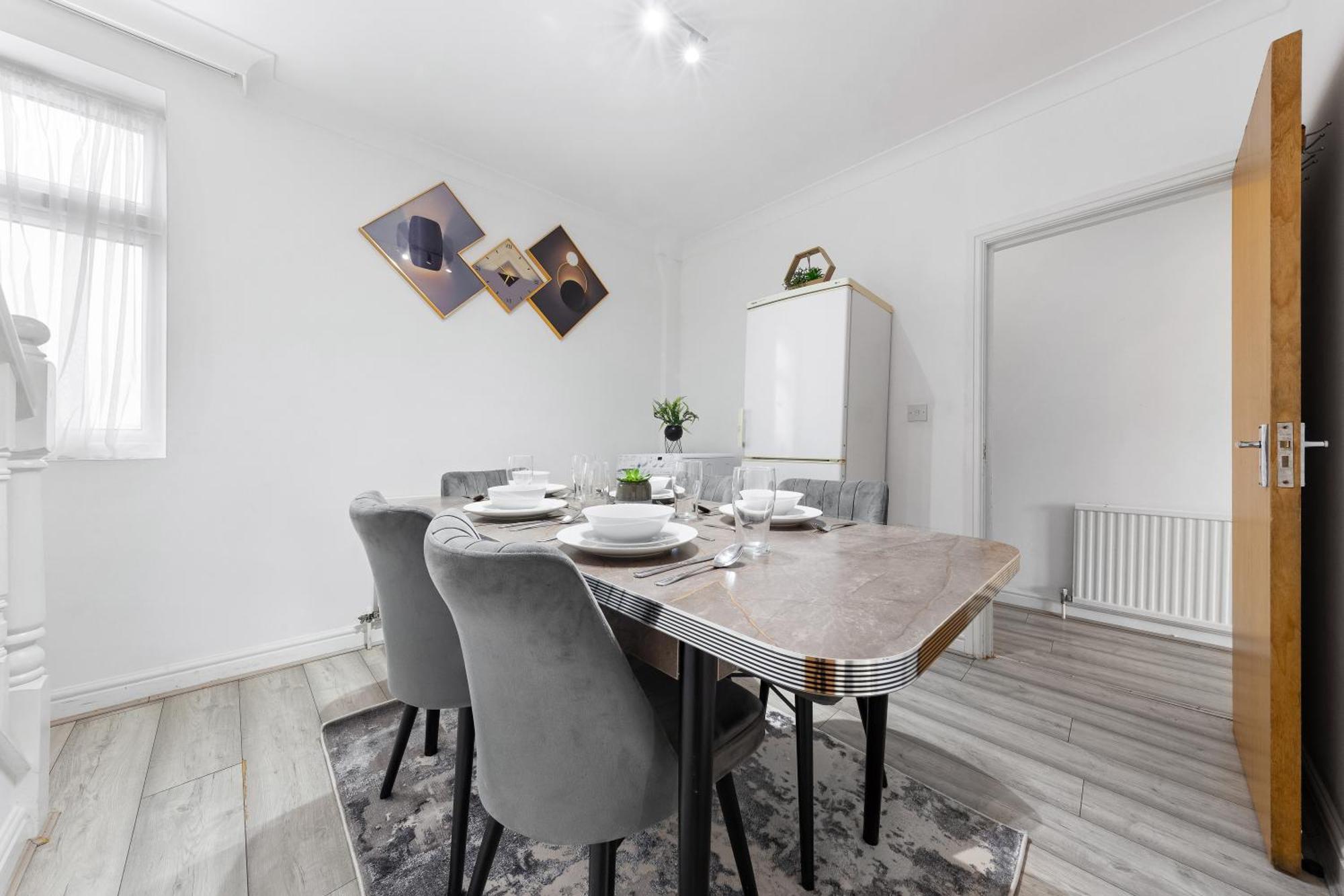 Appartement Hype - 10 Mins To Stadium - Sleeps 8