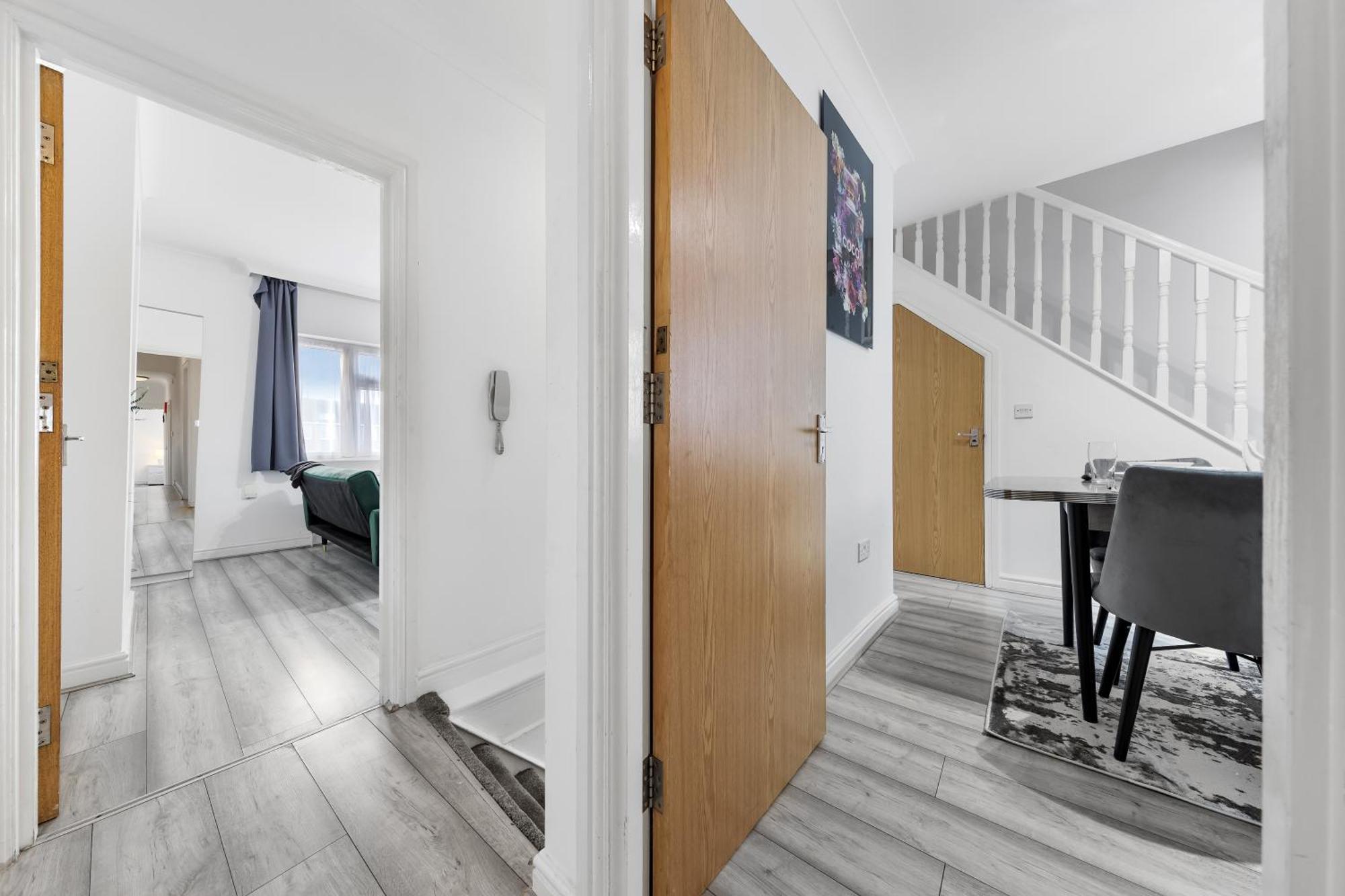 Appartement Hype - 10 Mins To Stadium - Sleeps 8