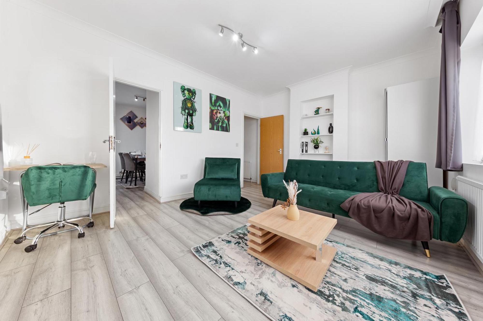 Hype - 10 Mins To Stadium - Sleeps 8 * Londen