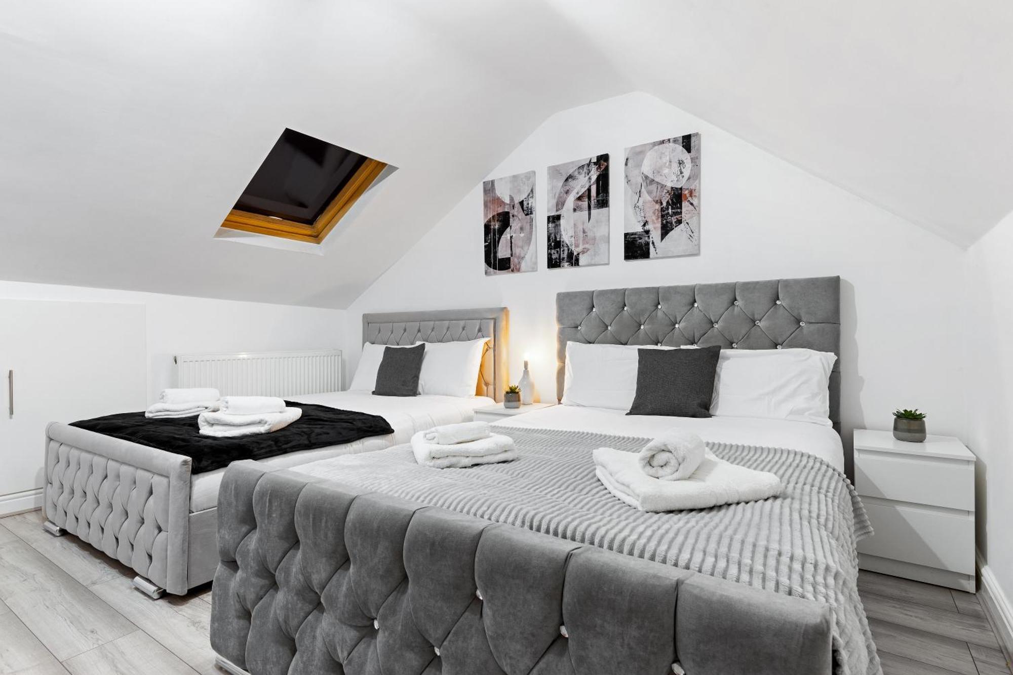 Appartement Hype - 10 Mins To Stadium - Sleeps 8 Londen