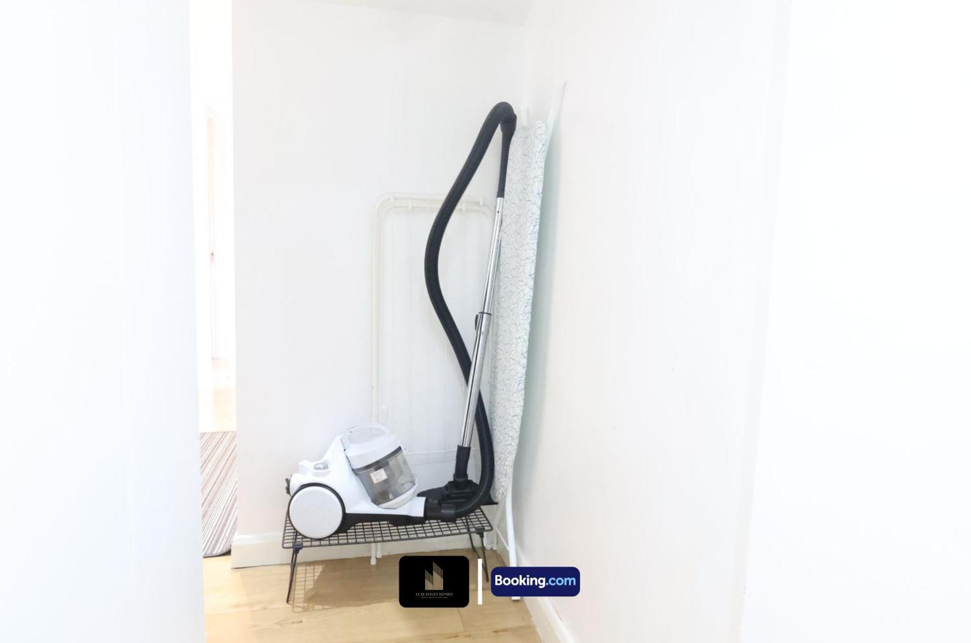 Stylish 2 Bedroom By Luxe Haven Homes Short Lets & Serviced Canning Town Greater With Free Wifi Apartment
