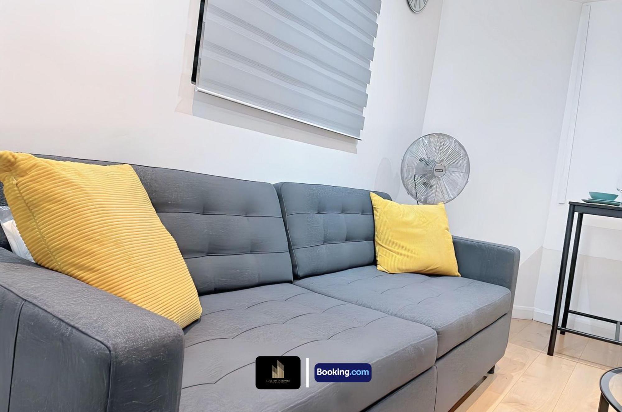 Stylish 2 Bedroom By Luxe Haven Homes Short Lets & Serviced Canning Town Greater With Free Wifi London