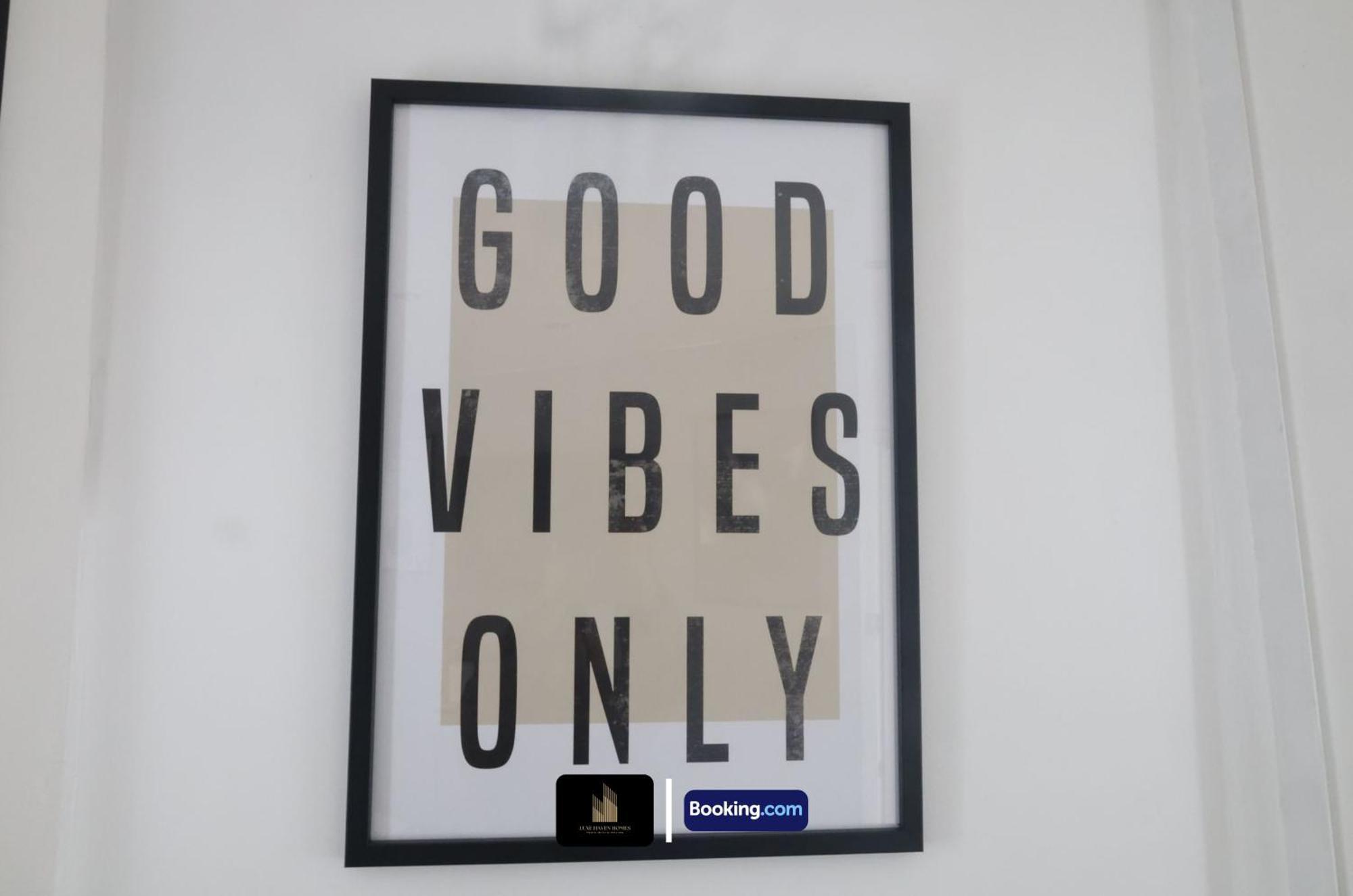 Stylish 2 Bedroom By Luxe Haven Homes Short Lets & Serviced Canning Town Greater With Free Wifi Apartment *
