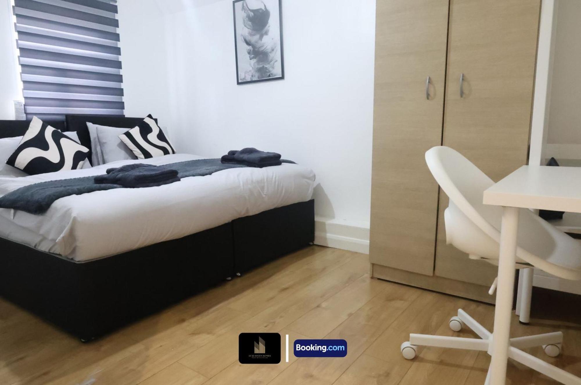 Stylish 2 Bedroom By Luxe Haven Homes Short Lets & Serviced Canning Town Greater With Free Wifi Apartment *