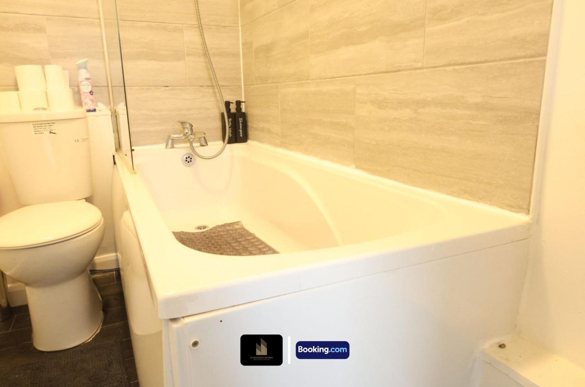 Stylish 2 Bedroom By Luxe Haven Homes Short Lets & Serviced Canning Town Greater With Free Wifi