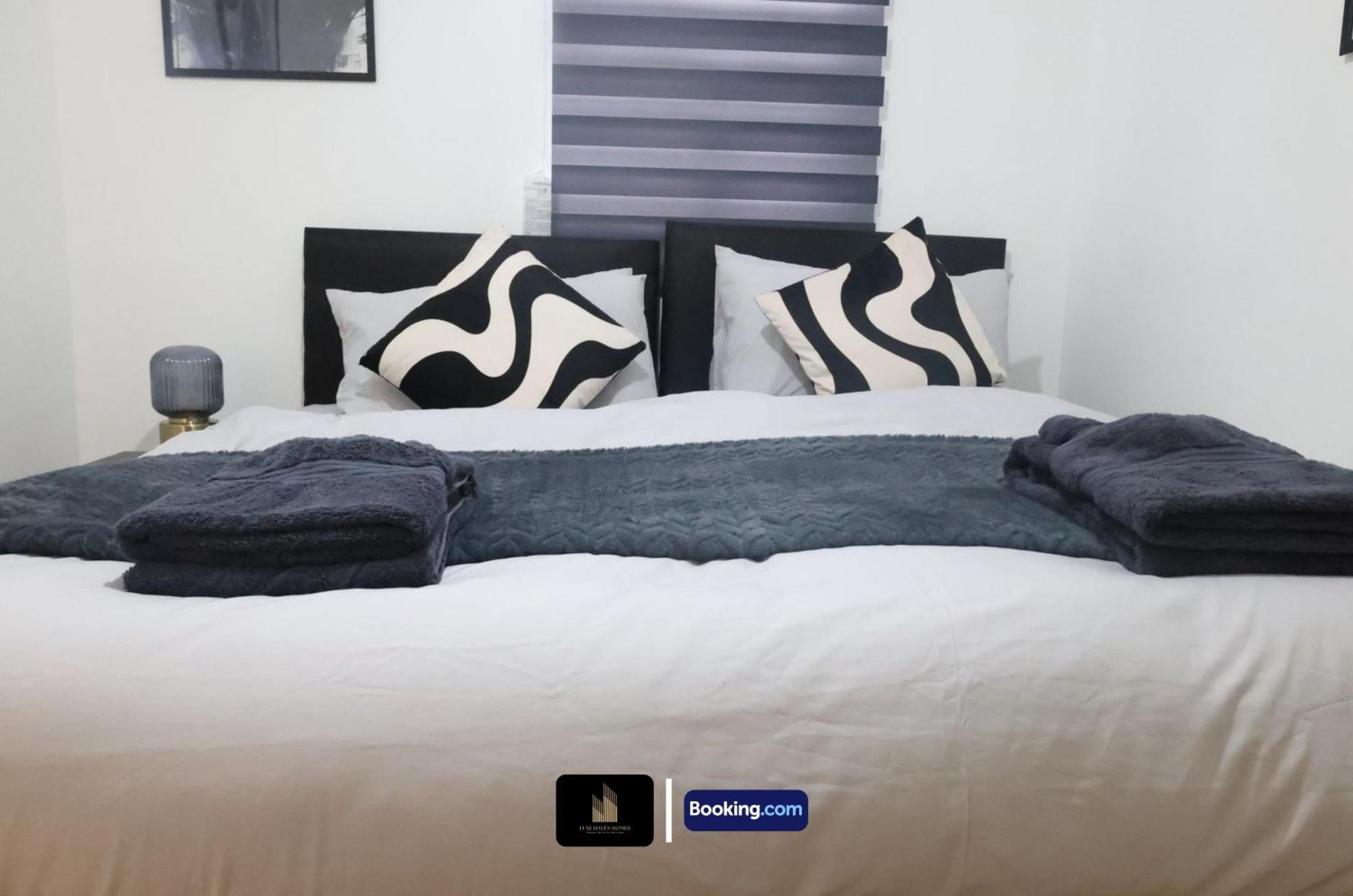 Apartment Stylish 2 Bedroom By Luxe Haven Homes Short Lets & Serviced Canning Town Greater With Free Wifi *