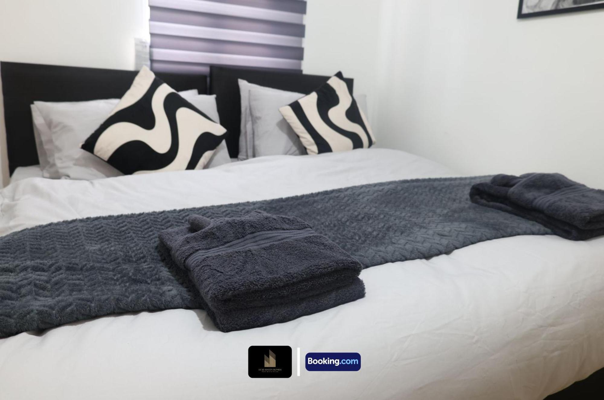 Stylish 2 Bedroom By Luxe Haven Homes Short Lets & Serviced Canning Town Greater With Free Wifi