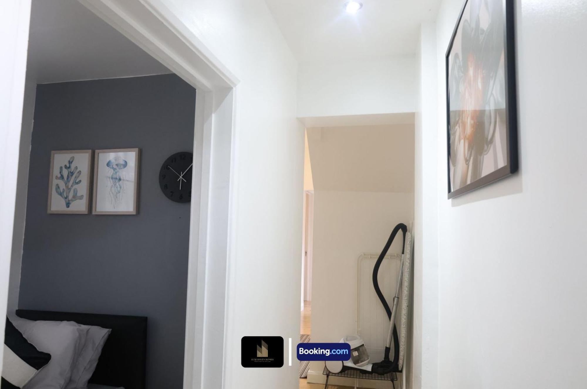 Stylish 2 Bedroom By Luxe Haven Homes Short Lets & Serviced Canning Town Greater With Free Wifi Apartment
