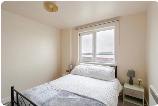 Appartement Amazing River View 2 Bedroom Apartment, Sleeps 6 , Balcony And Parking *