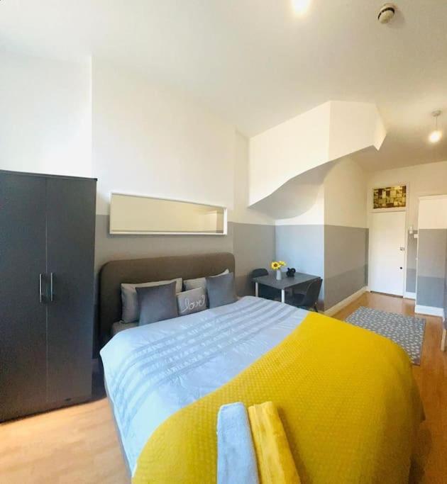 The Location, Distance Walking King's Cross Station Apartment