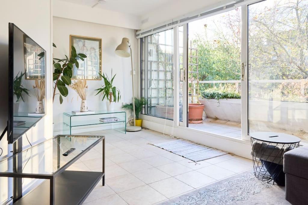 Hyde Park - 5 Sleeps - Parking Apartment