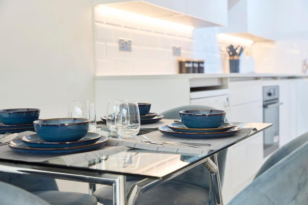 Apartment Hyde Park - 5 Sleeps - Parking *
