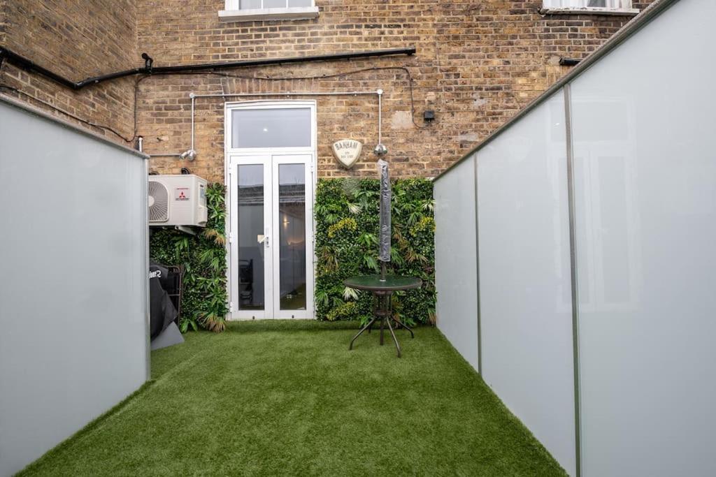 Capital Modern Two Bedroom In Chelsea Ggr