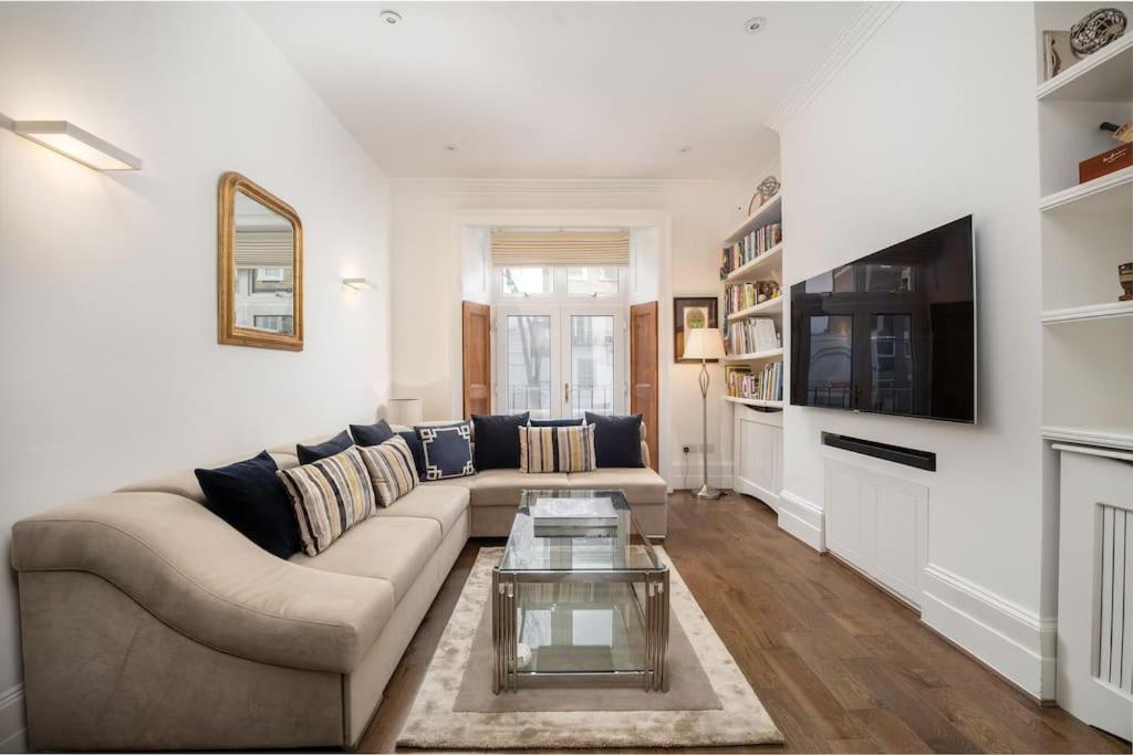 Capital Modern Two Bedroom In Chelsea Ggr Apartment London