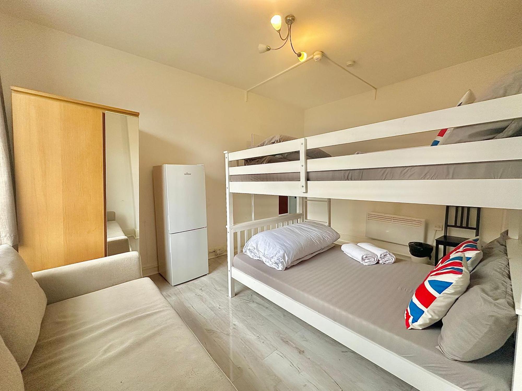 Guest house 81 London