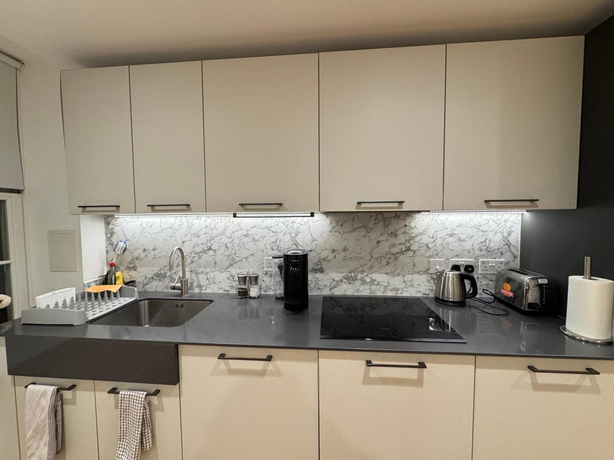 Appartement High Luxury Flat For 6 People Close To Earl's Court Zone 1 Londen