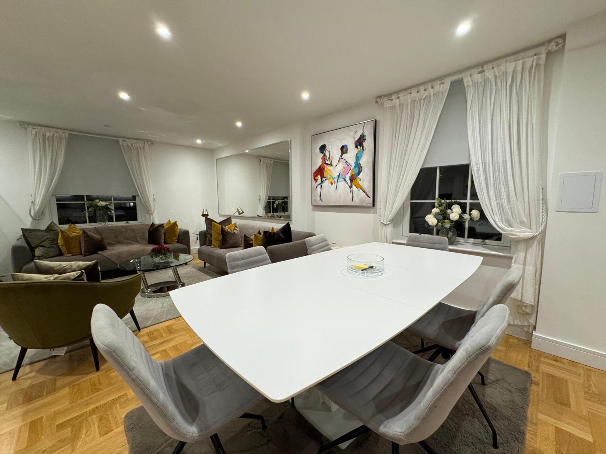 High Luxury Flat For 6 People Close To Earl's Court Zone 1 Londen