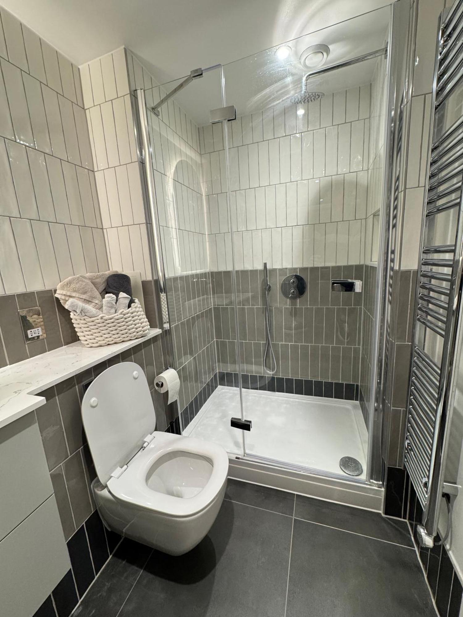 High Luxury Flat For 6 People Close To Earl's Court Zone 1 Londen