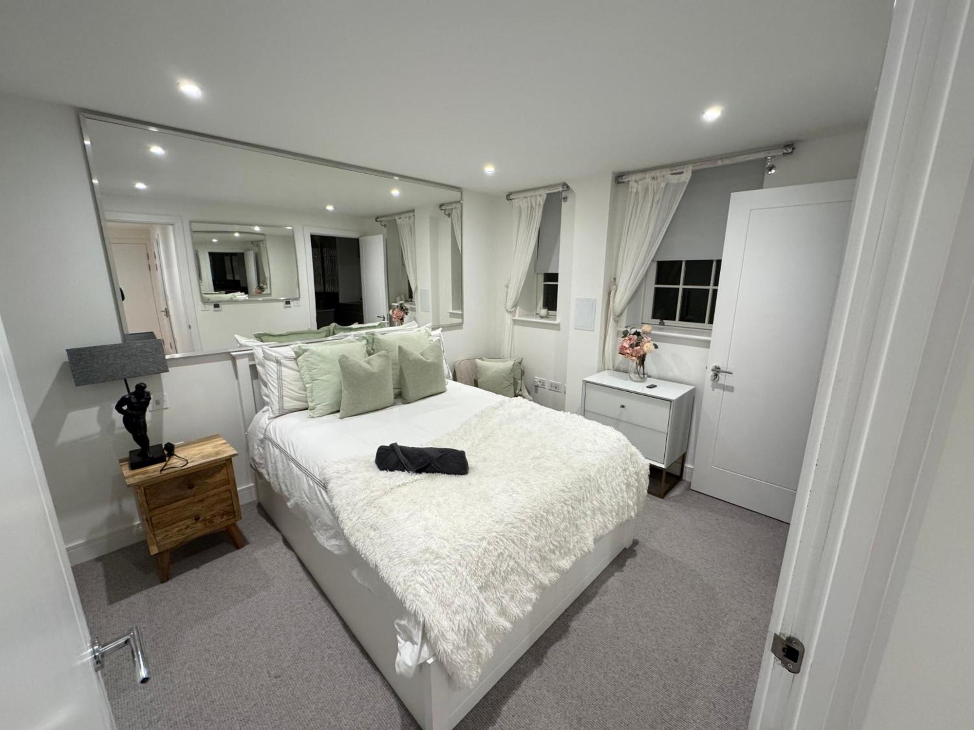 High Luxury Flat For 6 People Close To Earl's Court Zone 1 * Londen