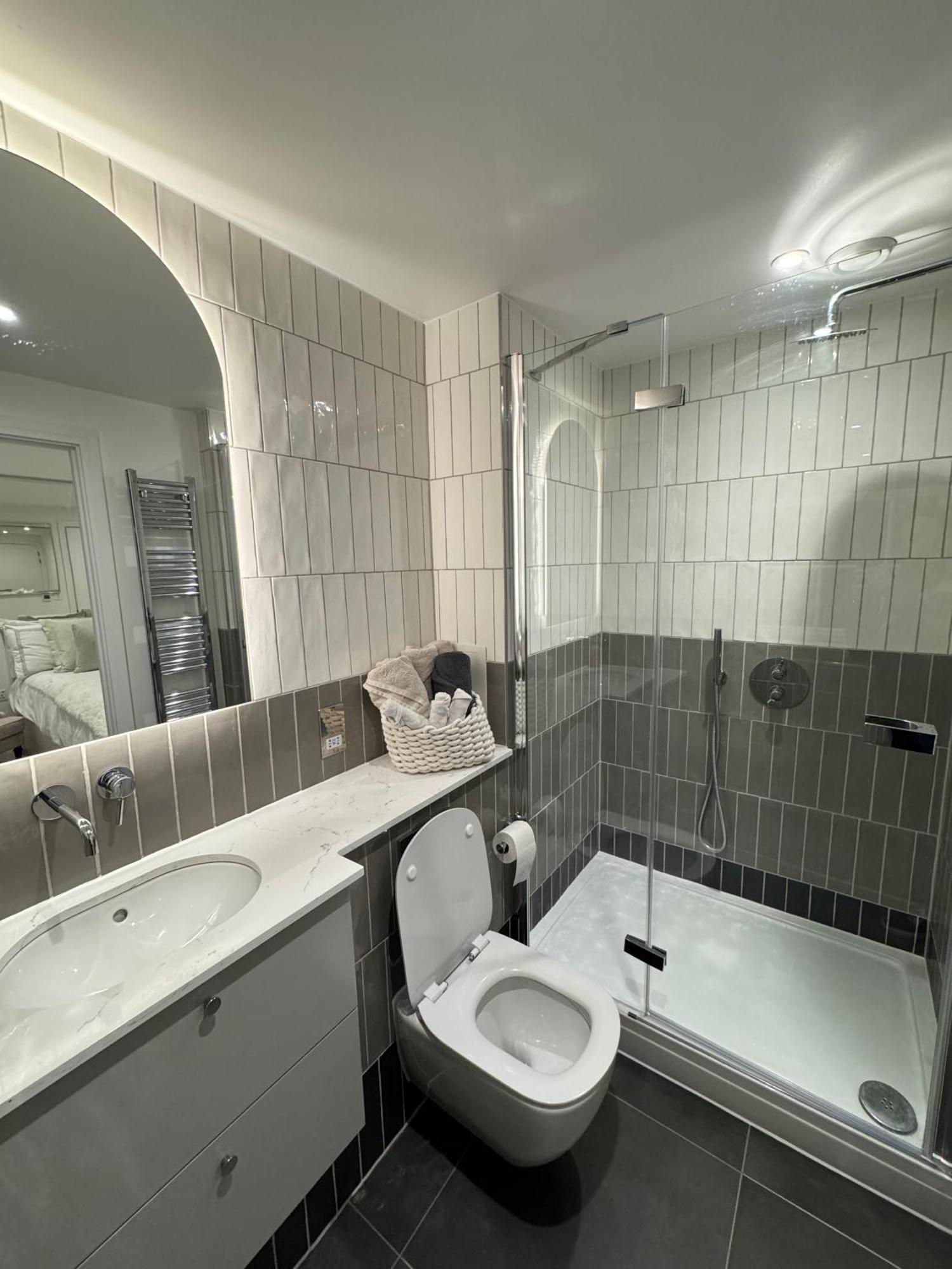 High Luxury Flat For 6 People Close To Earl's Court Zone 1 *