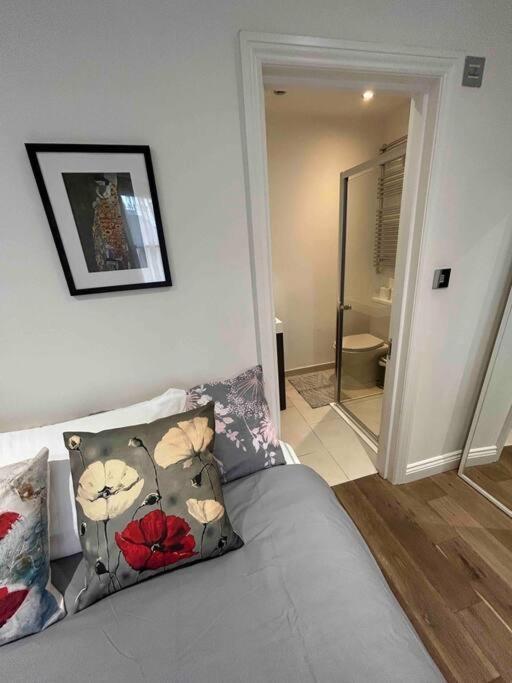 Portobello 2-bed Apartment London