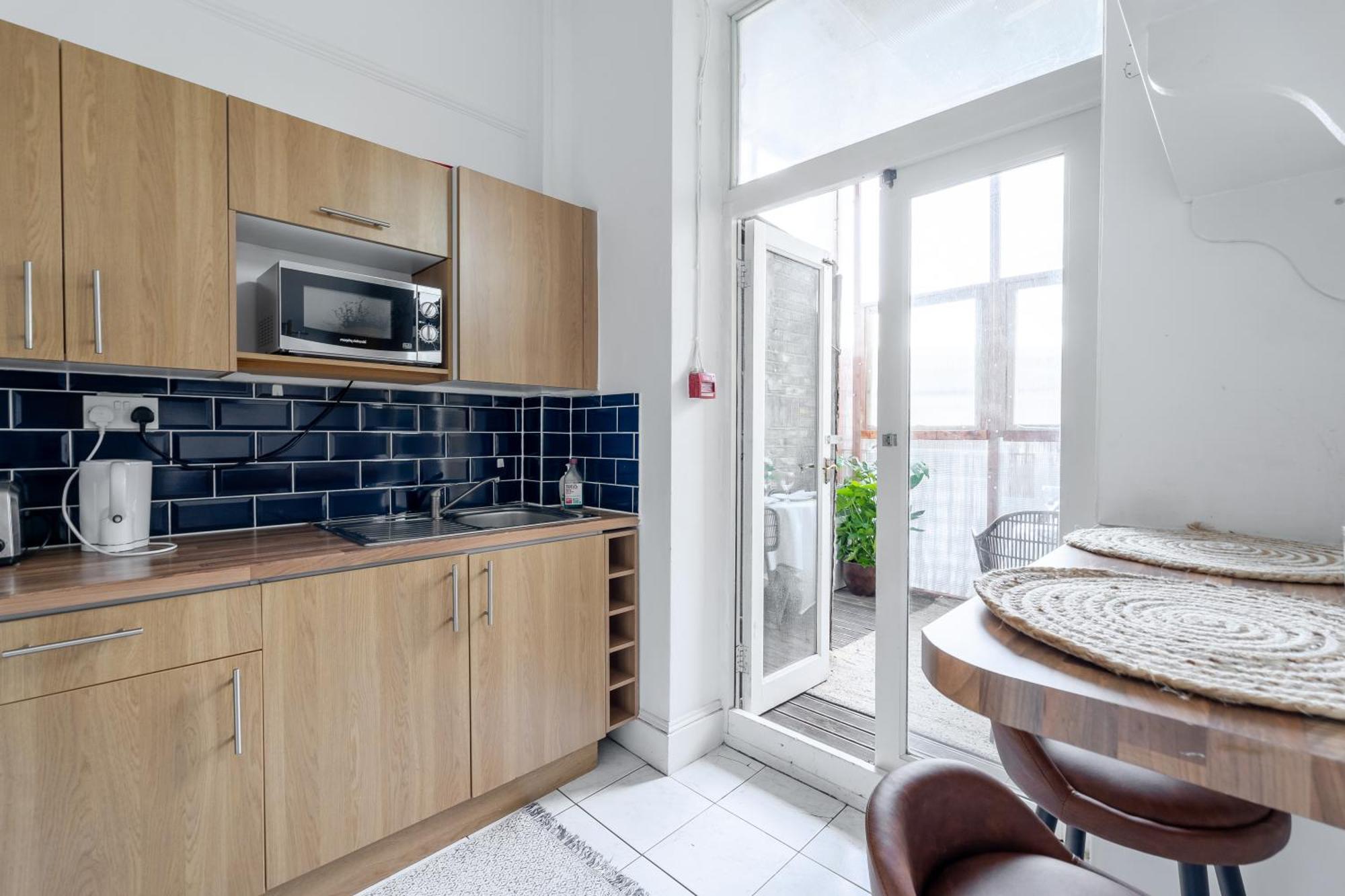 West Flat With Balcony *