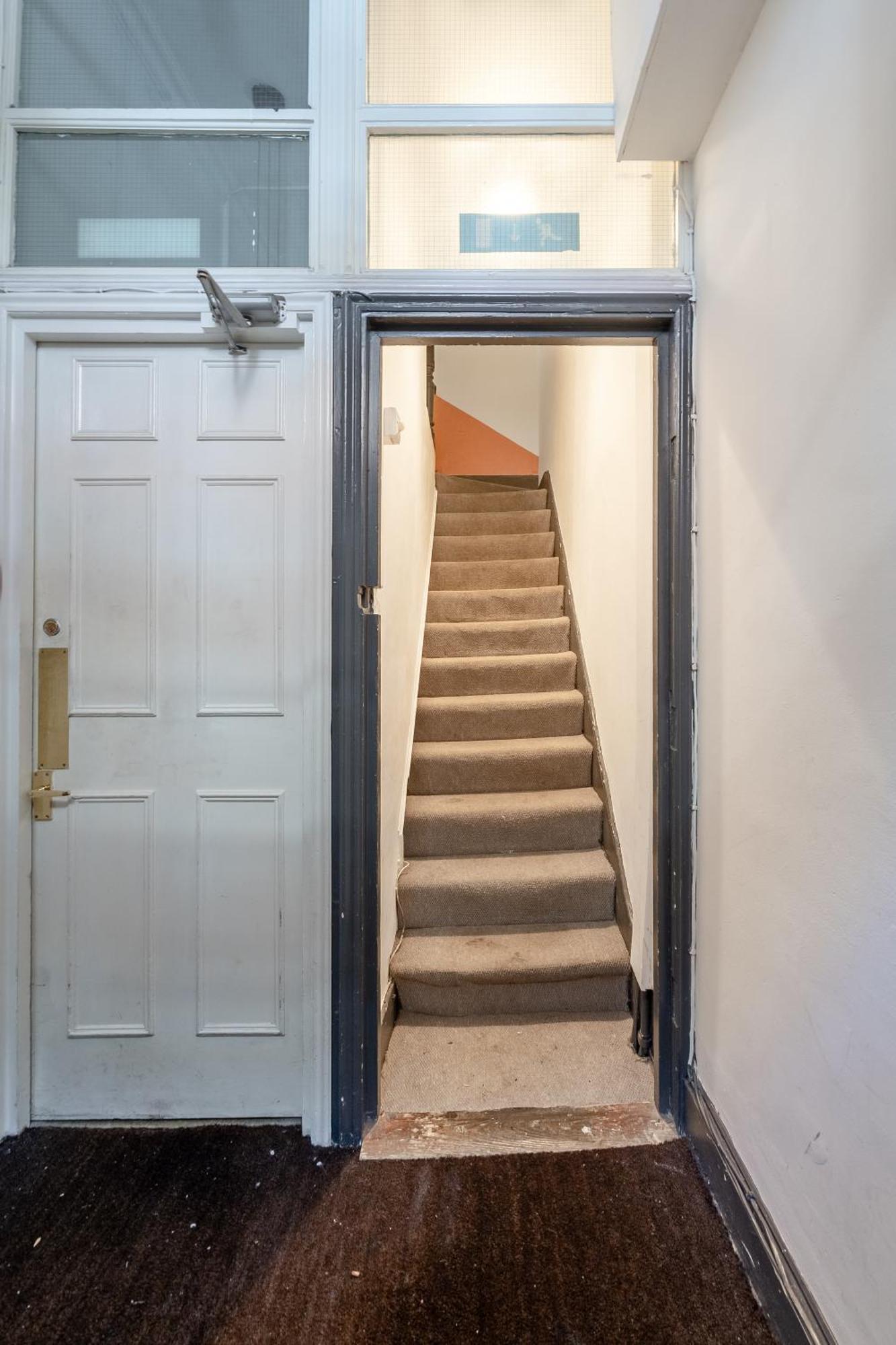 West Flat With Balcony * London