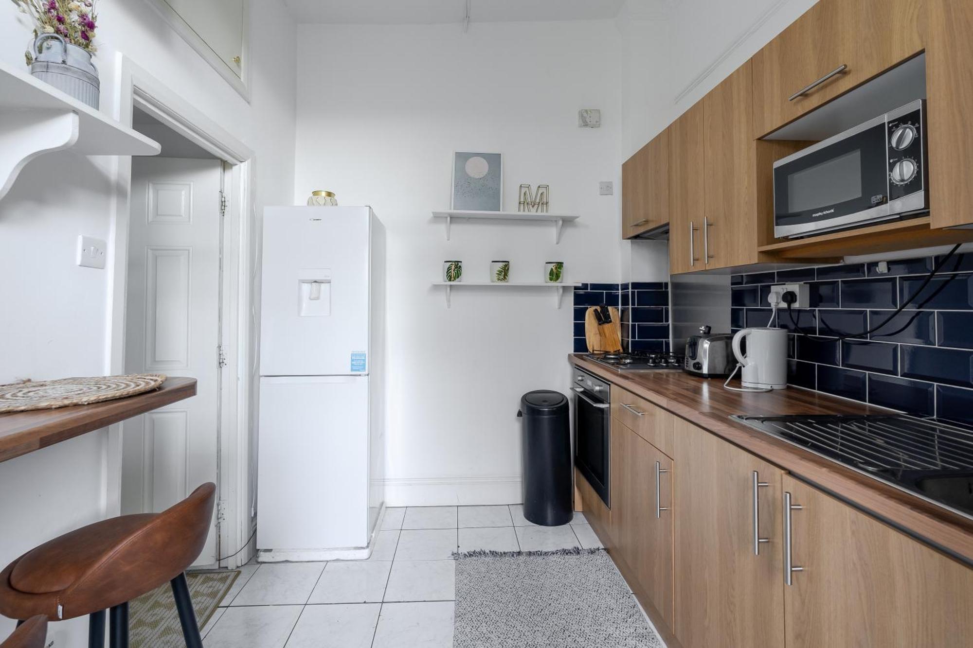 West Flat With Balcony Apartment