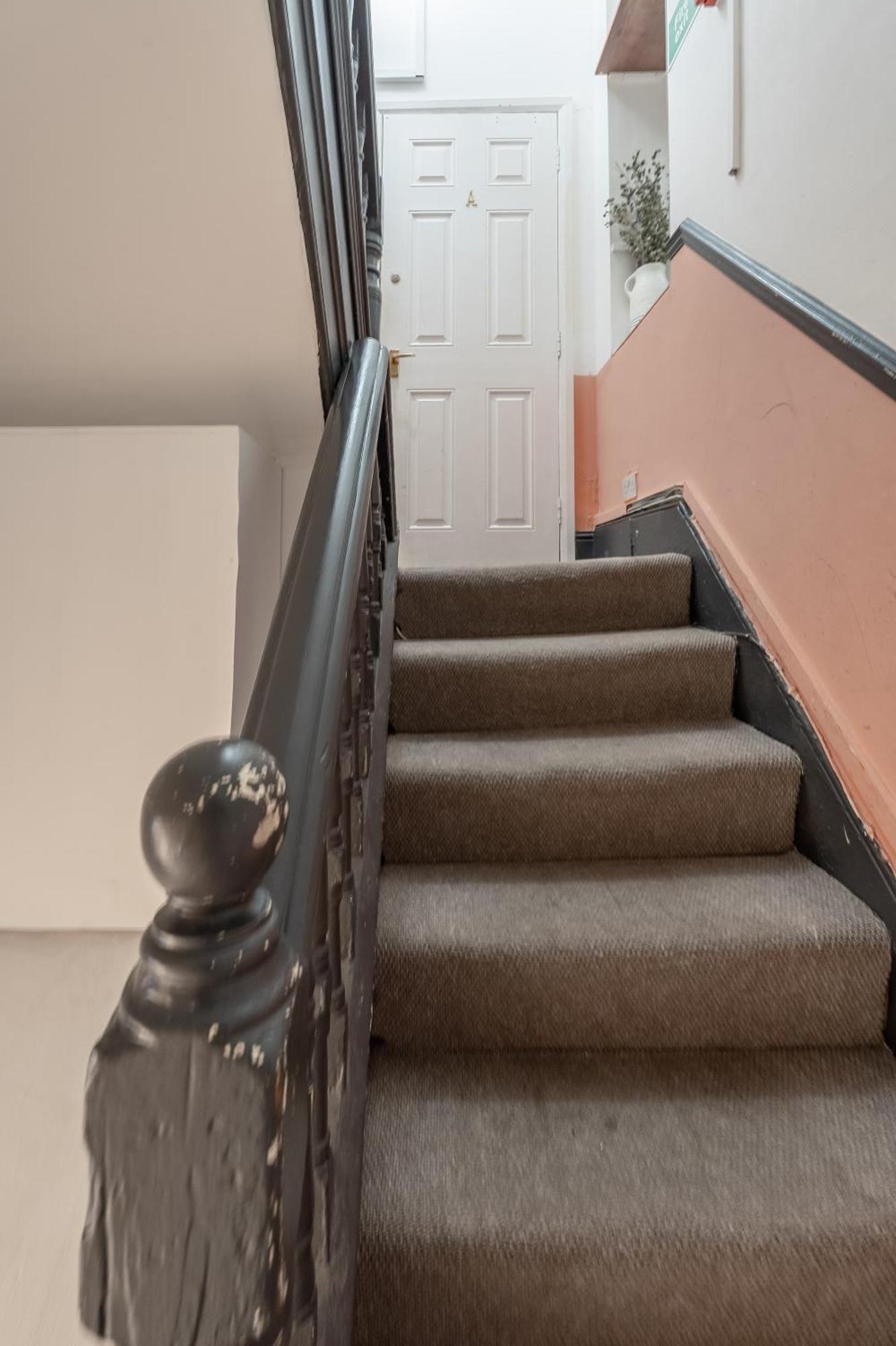 West Flat With Balcony * London