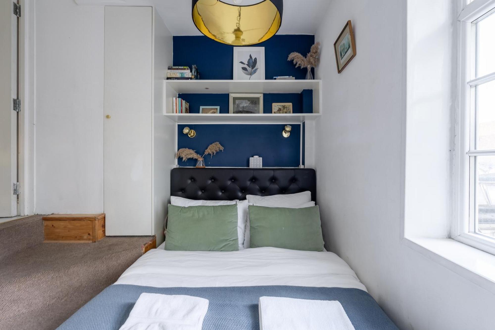 Apartment West Flat With Balcony