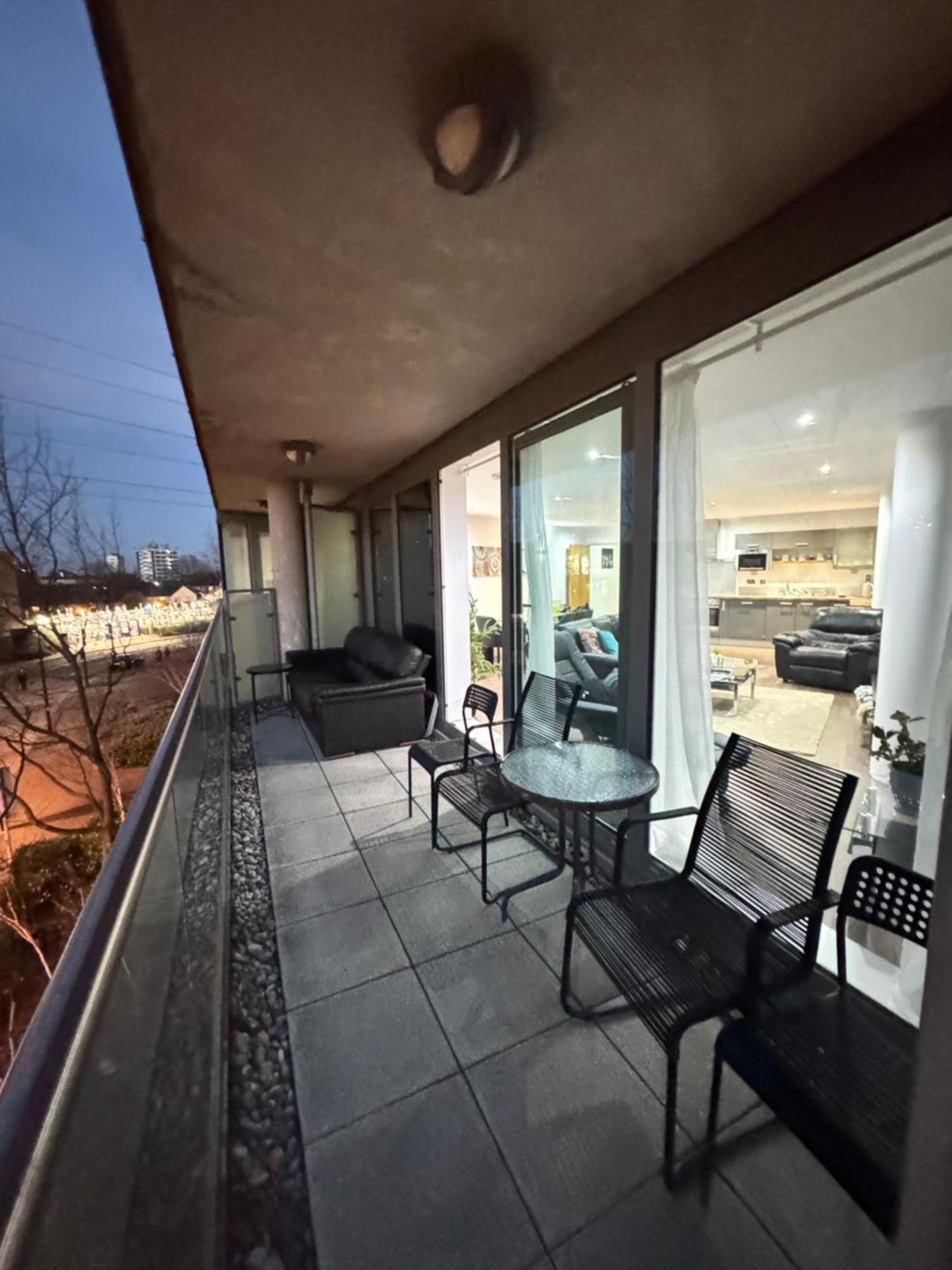 Luxury Dockview 3 Beds Excel Apartment