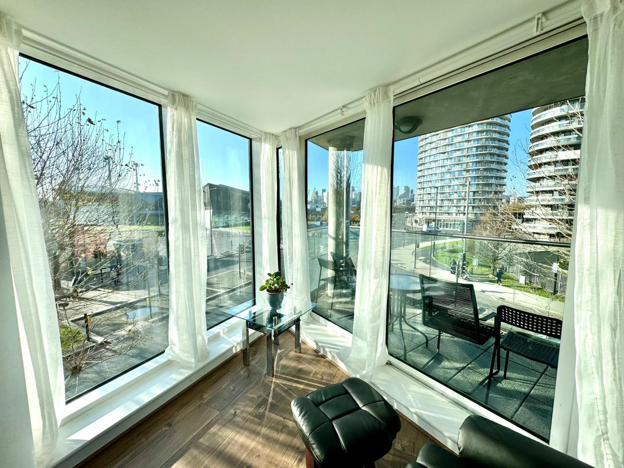 Luxury Dockview 3 Beds Excel Apartment *