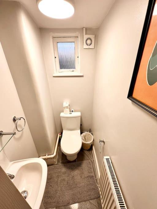 4 Bedroom House In Se4 London