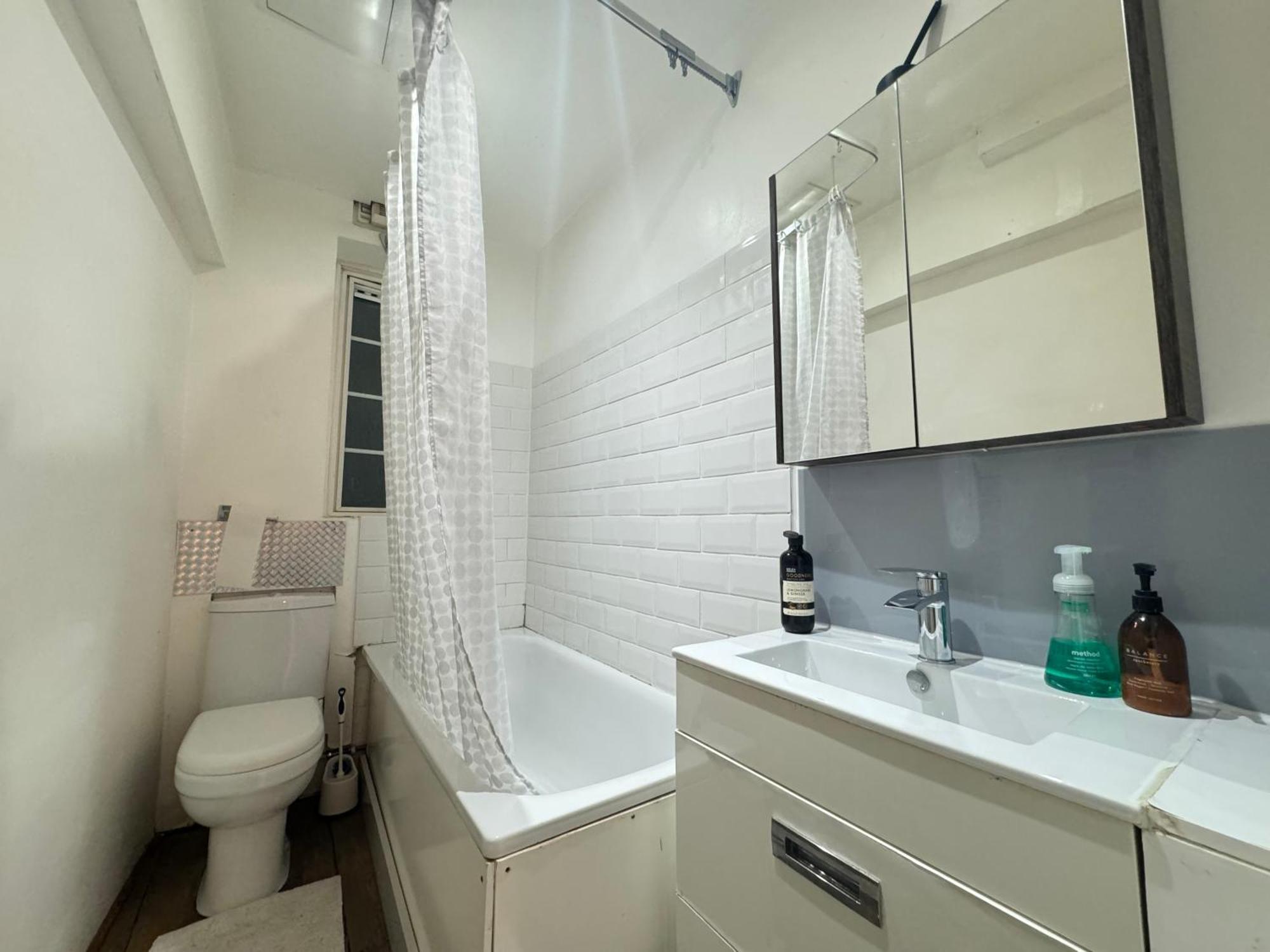 Apartment Serene 1bd Flat 7 Mins From Clapham Common *